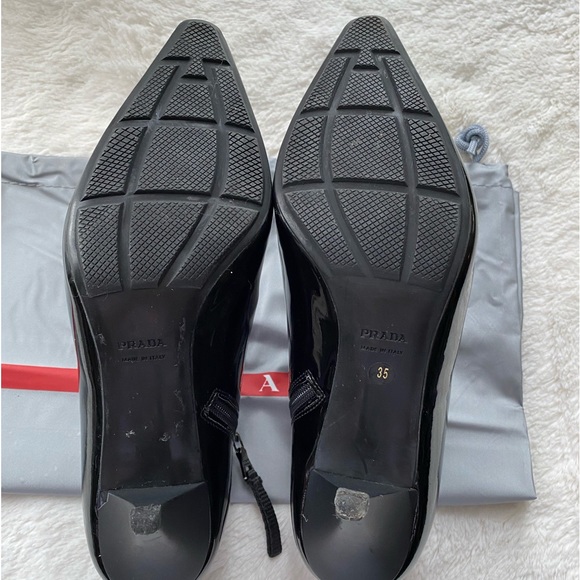 Prada black patent ankle boots w/side zipper - Picture 5 of 6